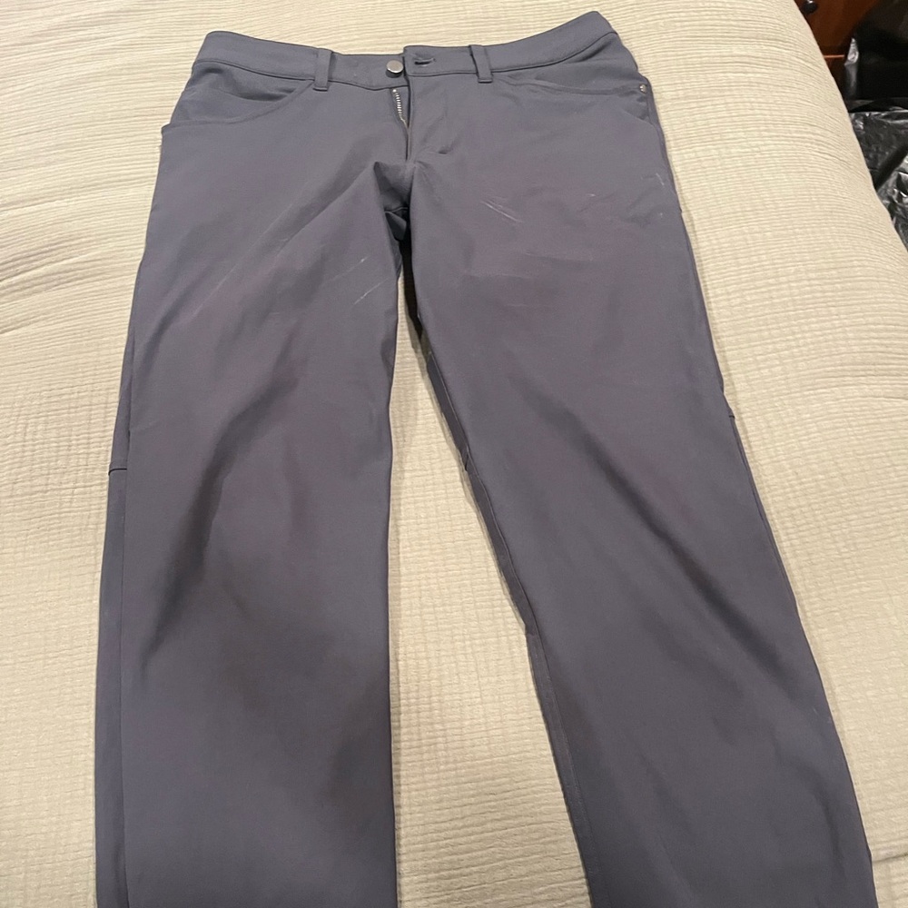 Lululemon ABC Classic fit 5 pocket 31 waist and 32 length - warpstreme